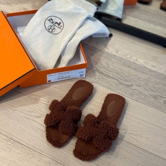 Hermes Oran Sandal Size37 - Picture 3 of 4